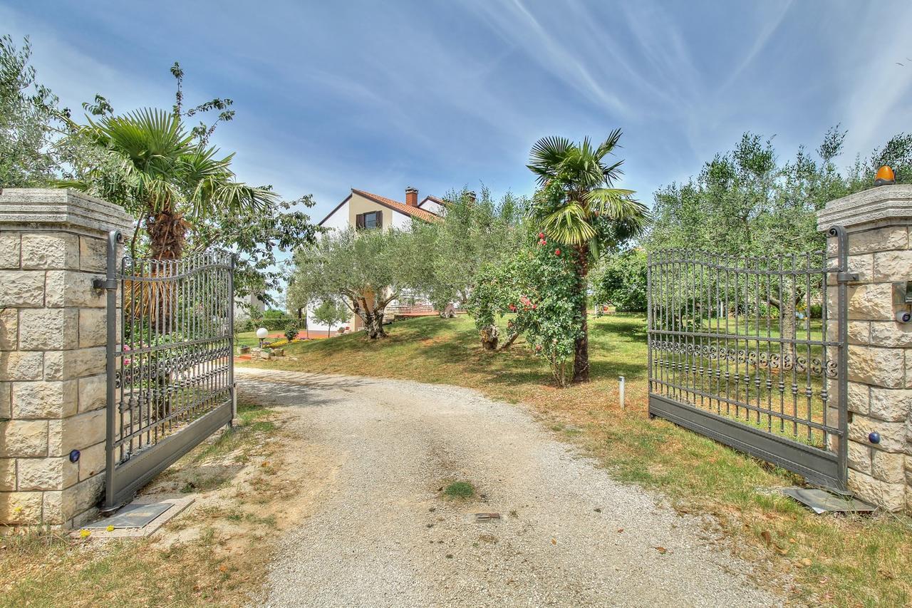 Nadia House With Apartments Zambratija  Exterior photo