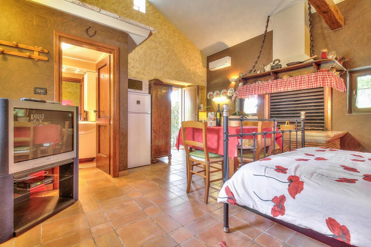 Nadia House With Apartments Zambratija  Room photo