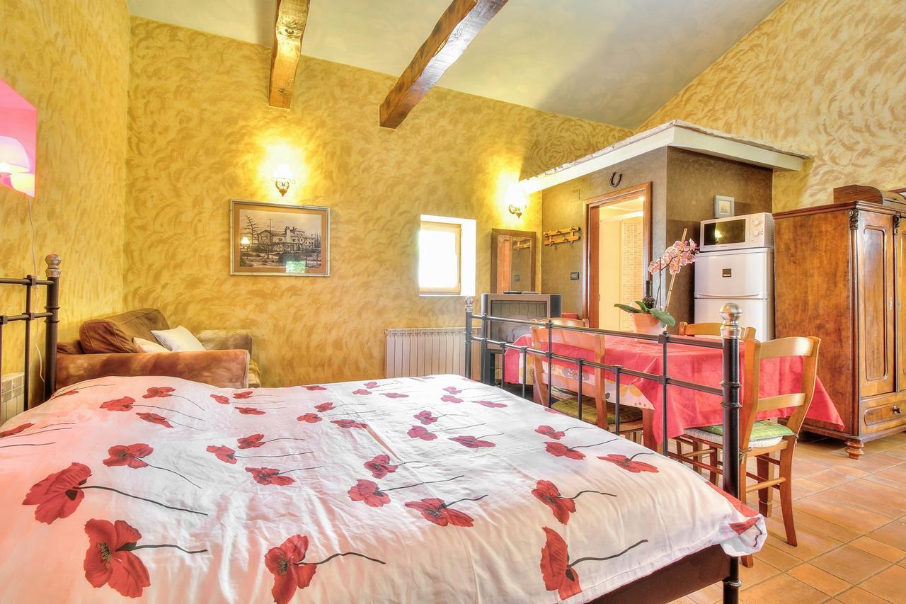 Nadia House With Apartments Zambratija  Room photo